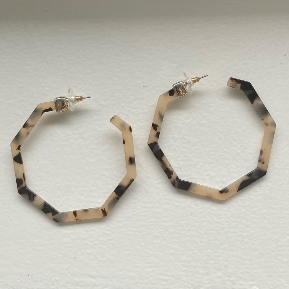 Tortoise Shell Hoop Earings